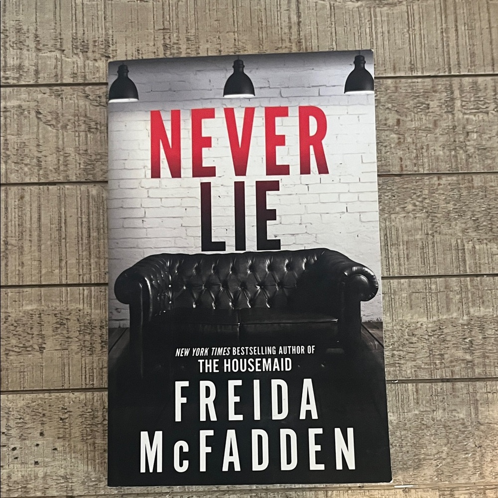 Never Lie by Freida McFadden Book